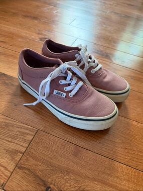 Vans Kids Low-Top Canvas Sneakers in Mauve Pink